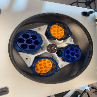 Eppendorf 5810 Centrifuge image 1